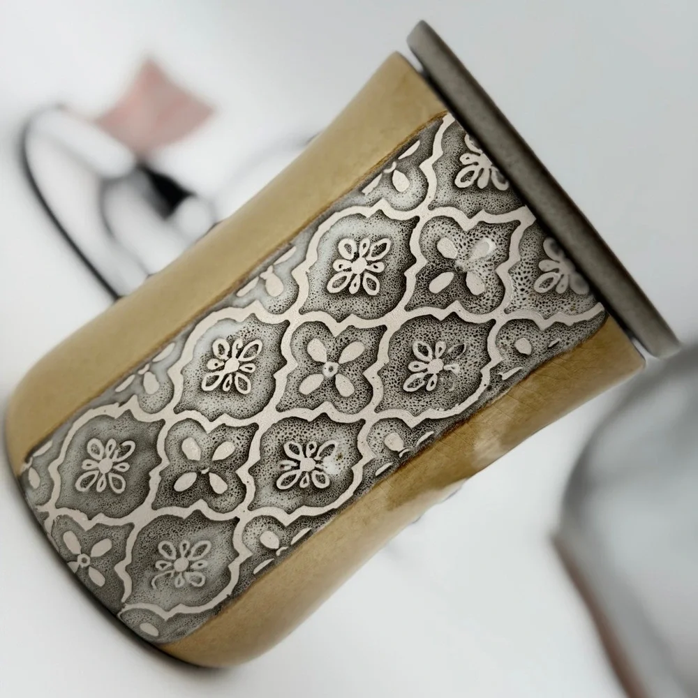 Scentsy‎ Moroccan Stencil Electric Wax Warmer Ceramic Tan Gray Quatrefoil Boho